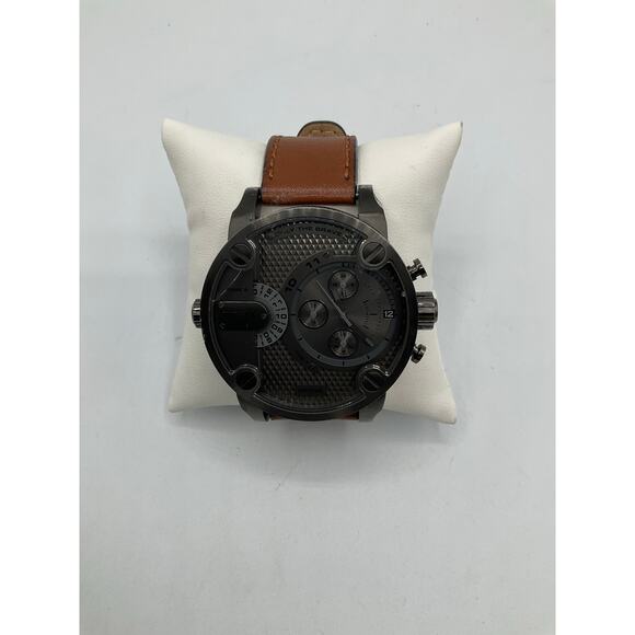 Diesel 10 Bar Watch, about 50mm-Silver/Brown - Picture 1 of 10
